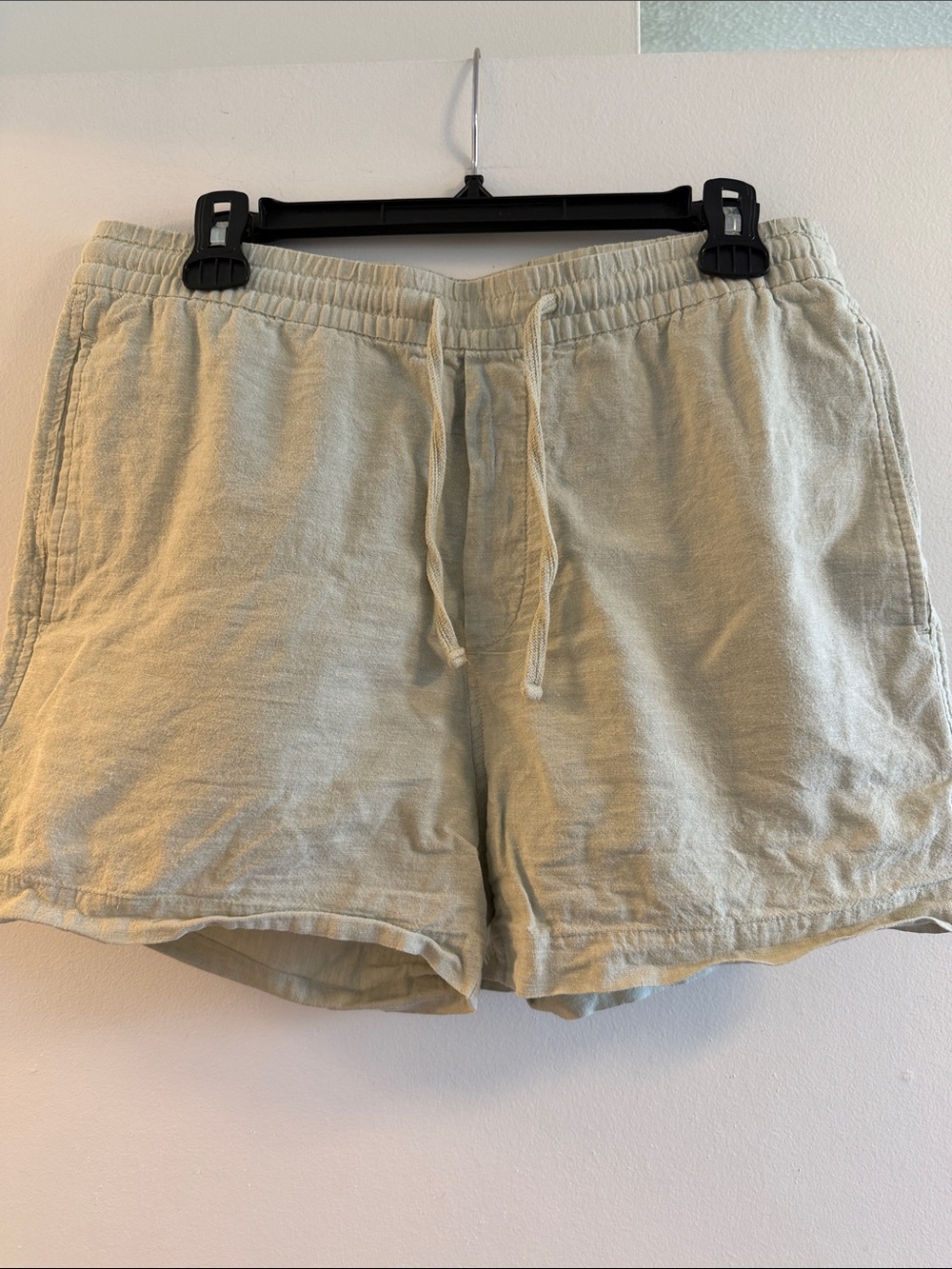 H&M Men's Light Green Linen-Blend Drawstring Shorts